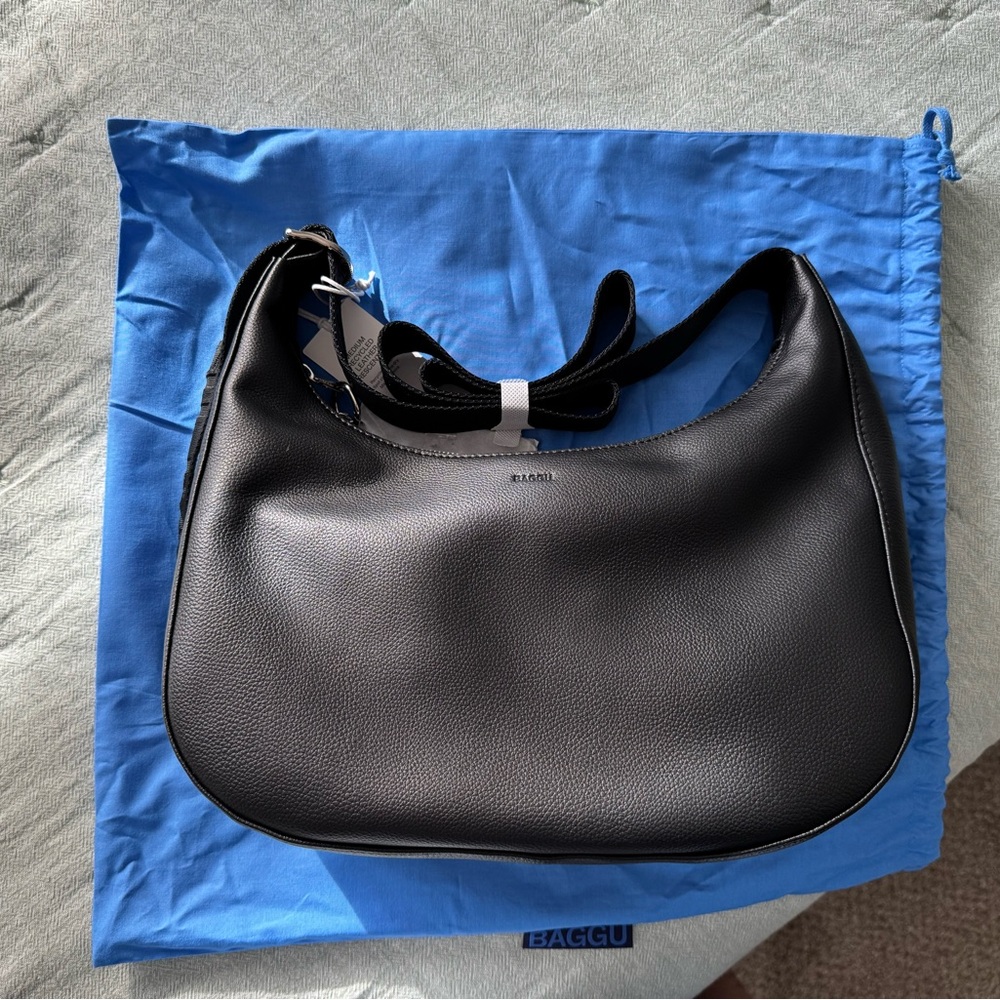 Baggu Recycled Leather Medium Crescent Bag